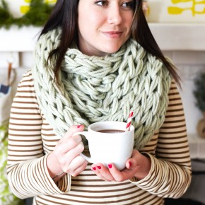 Arm knit a cowl with Anne Weil