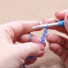 How to work double crochet